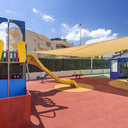 מלון דירות Tropic Garden 4*